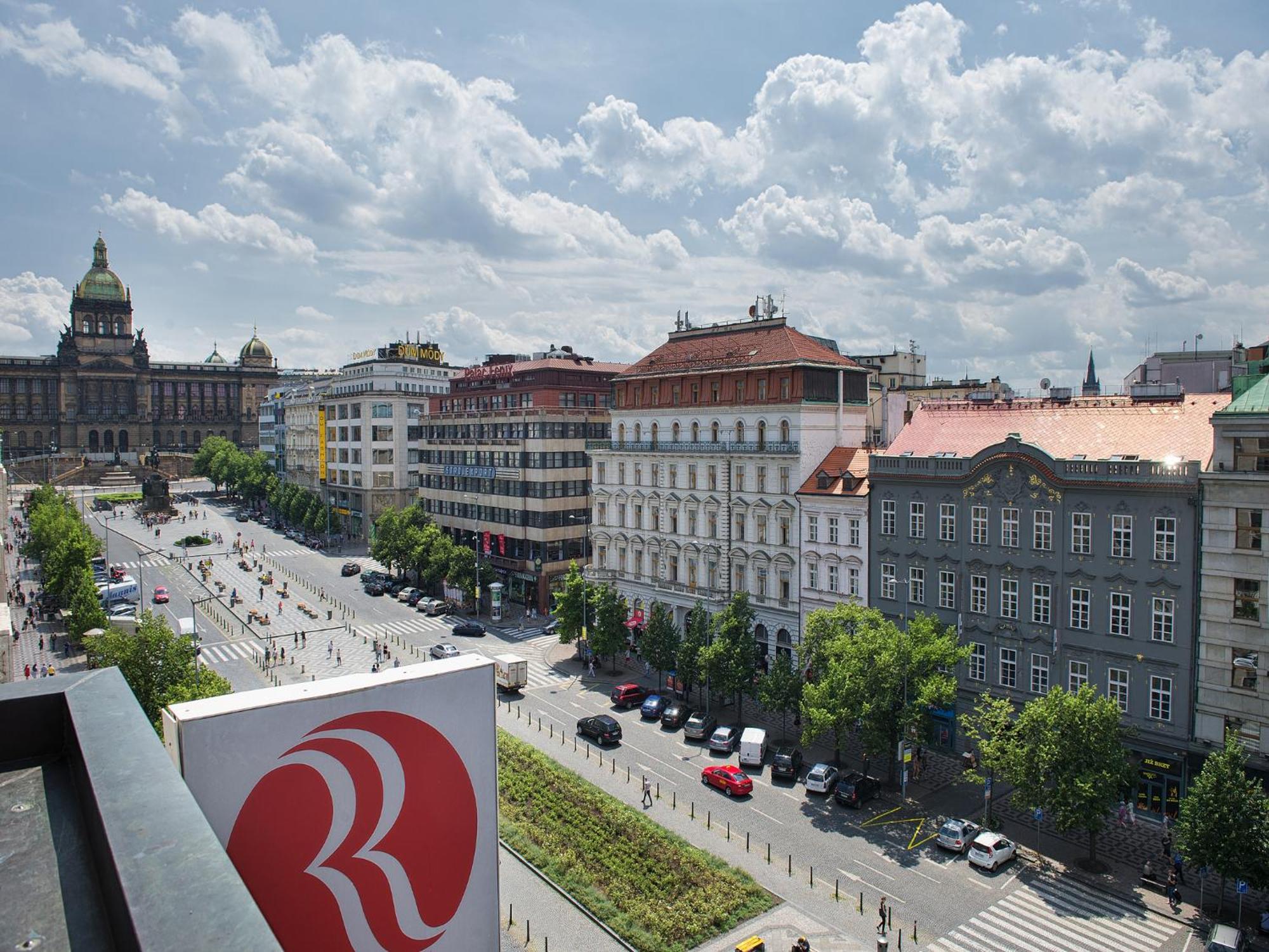 Ramada Prague City Centre — Foto 1